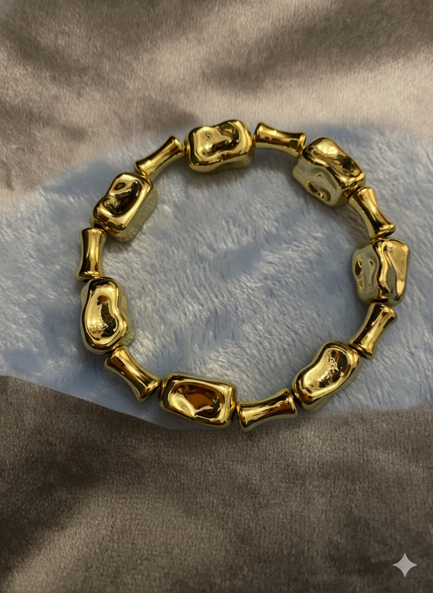 Stylish_gold_bracelet__bracelet